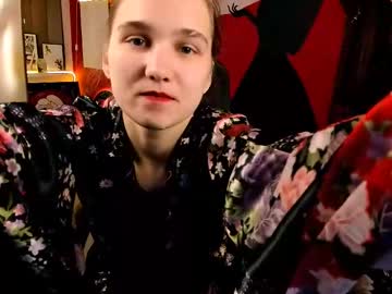 Tessamill, 24 years old, GOAL: Hmm. What should we do on this bed?)) [80 tokens remaining] Welcome to my room! Im Tessa! Im new here! #skinny #nonude #heels #natural #young, webcam photo