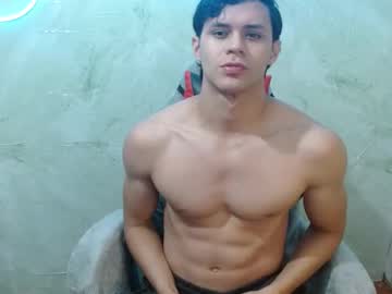 Muscle cam star Theknight_ken, 24 yrs