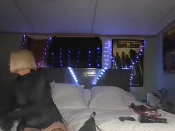 Therayvyn_1 • 2girls99y • USA • private