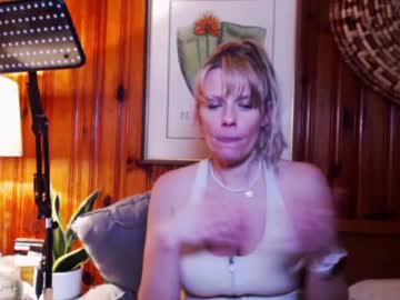Thewickedvixen, I'm open minded to roleplay and kinky. Make me cum!! #lovense #new #feet #natural #cum, webcam photo