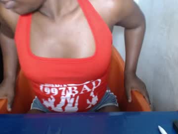 Squirting cam girl Thicksluty7 live now