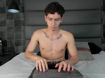 Thomas_king14, 22 years old, Welcome to my room! - Goal: My first Goal [1000 tokens left] #new , #young , #tatto , #muscle , #master ,, webcam photo
