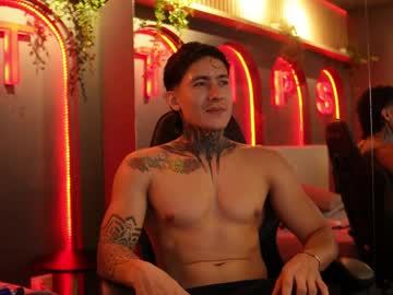 Muscle cam star Thomasscollinss, 30 yrs