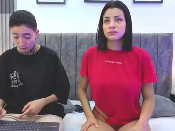Squirting cam girl Tinny_and_candy age 22 yrs live now