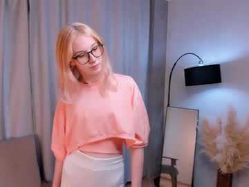 Tisaalwang, 18 years old, Goal: Air kiss for you <3 Hey i'm Leila^^ #new #18 #shy #young #blonde [13 tokens remaining], webcam photo