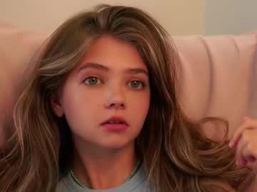 Tobybammon, 18 years old, GOAL: Make me smile <3 [16 tokens remaining] "Hi, i'm Elizabeth. This my first day here #new #teen #18 #shy #young, webcam photo