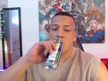 Muscle cam star Tom_muscle1