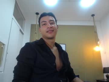 Muscle cam star Tommy_london1, 24 yrs