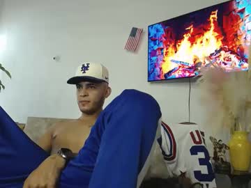 Hairy cam model Tomscott_777, 24 yrs live now