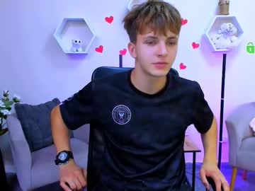 Travis_wolf_, GOAL: make me happy [72 tokens remaining] Welcome to my room! #sport #blonde #teen #18 #new, webcam photo