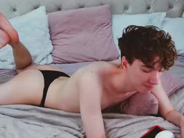 Live twink cam Trevorbenson, age 21 yrs nude and streaming