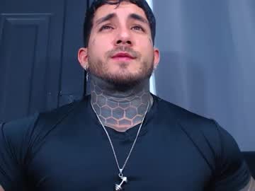 Muscle cam star Twonaugthy77