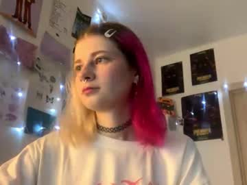 Twylasayed, 18 years old, GOAL : Biggest smile ever! Hello CB, my name is Sara! i'm #new here! It's my first day! Let's get acquainted! #redhead #shy #18 #young [4 tokens remaining], webcam photo