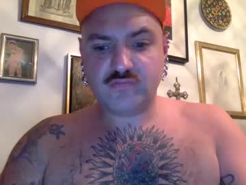 Catch me live as Uglyissexy, age 35 yrs in premium male cam shows