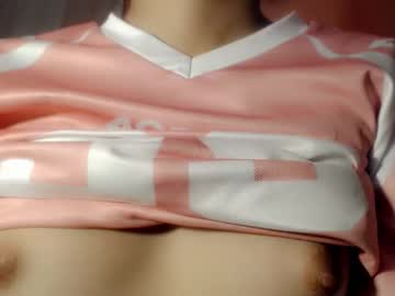 Skinny Asian cam girl Urwildroseanne live in HD