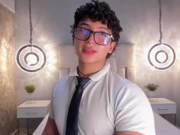 Valentin0_3, 18 years old, GOAL: Flex with oil and close-up + smile for those who complete the goal. [146 tokens remaining] Cum Show, les't go <3 #18 #ebony #asian #young #hairy, webcam photo