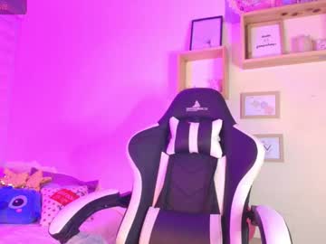Squirting cam girl Valerie_perez age 22 yrs live now