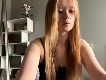 Valliefarris, 18 years old, GOAL: Tease top [195 tokens remaining] Hello everyone is my Second day on CB I am a little shy   #shy #18 #new #blonde #smalltits, webcam photo