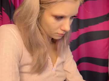 Squirting cam girl Vasya_sylvia age 20 yrs live now