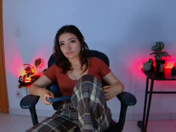 Vayolett_dakotta, topples :) #18 #latina #teen #young #shy [333 tokens left], webcam photo