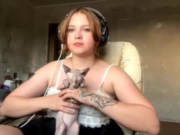 Velvet_twist_drip_meow • new18y • The Netherlands • public