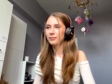 Venus_in_dreams, Targe a button?<3 I'm #new girl in this site and i'm here for #tease. How you can see I'm #Skinny and #18 years old and #shy [32 tokens remaining], webcam photo