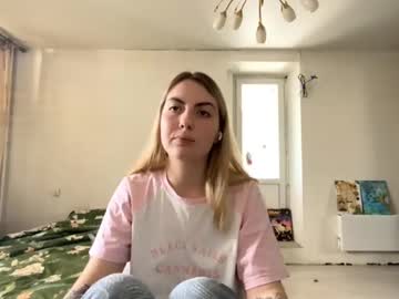 Venus_in_glow, 18 years old, Goal:^Air kiss^^ ^ Hello guys . I am new here and I will be glad to get to know you : #18 #new #shy #bigboobs #blonde [15 tokens remaining], webcam photo