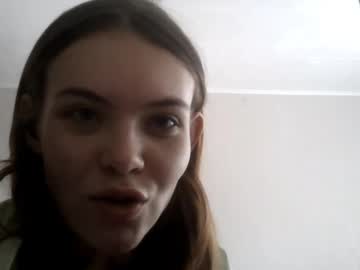 Veronacoxson, 18 years old, GOAL: Send air kiss for you [11 tokens remaining] Welcome to my room! #shy #18 #cute #skinny #new, webcam photo