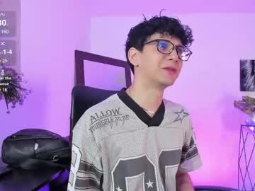 Live gay cam model Viktor_parker24 yrs streaming now in HD