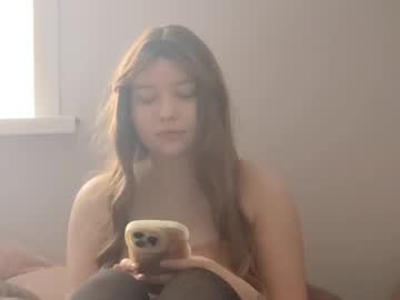 Violet_live, 18 years old, GOAL: ??Playing with boobs?? #New #18 #young #Cute #teen [35 tokens remaining], webcam photo