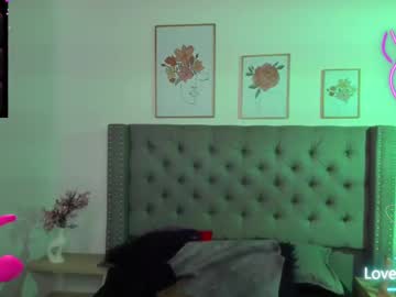 Squirting cam girl Viviene_price age 21 yrs live now