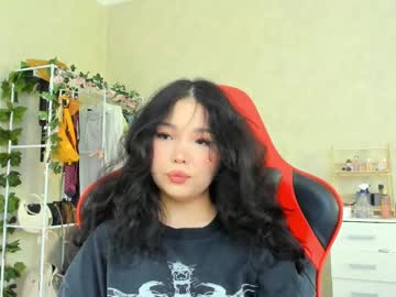 Skinny Asian cam girl Wastforu live in HD