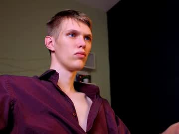 Catch me live as Webcamtrain, age 21 yrs in premium male cam shows