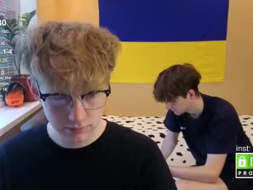 Wesides, 20 years old, GOAL: take off t-shirt [133 tokens remaining] <3  #new #twink #glasses #bigcock #shy, webcam photo