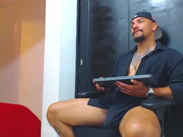 Wesleyrogger • cum29y • Colombia • public