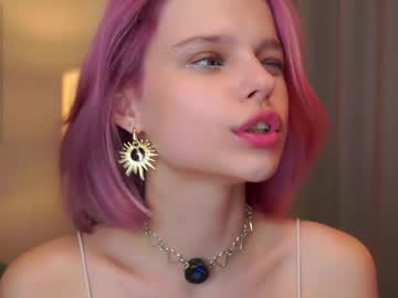 Willalwaysloveyouuuuu, 19 years old, GOAL: Air kiss + lick the lips ^^ | Heaven gate here ?Try to be cute and sexy ? Feel naughty from Lovense | Dice Control #lovense game #18 #shaved #teen #young, webcam photo