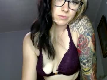 Squirting cam girl Willowwaters live now