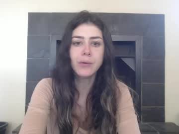 Wolfqueen_, 30 years old, New and Bored - Entertain me while Fiance is working #new #shy #brunette #sexy, webcam photo