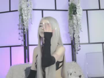 Live cam performer Xenomy streaming now