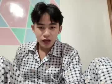 Skinny Asian cam girl Xluminous live in HD
