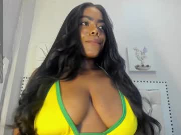 Squirting cam girl Xnahomi live now