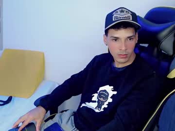Yankees_, 22 years old, GOAL: flash ass ? [68 tokens remaining] Welcome everyone I hope you have fun  #latino #new #cum #bigcock #teen, webcam photo