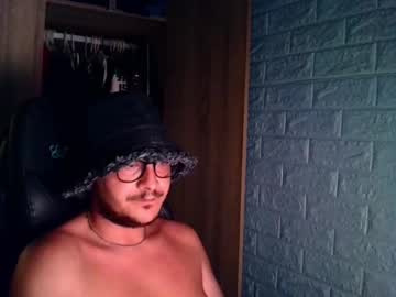 Younromki big cock cam stud 25 yrs streaming live