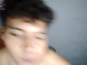 Live cam boy Yourfavboyy1, 18 yrs – Hot Male Cams