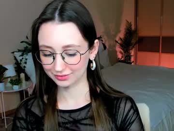 Best Female Sex Cams model Yourlovelystoryy, age 18 live now