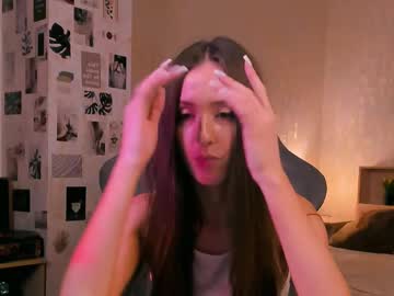 Yourrdanceteacher, 18 years old, Goal: my air kiss for you :3 Im #new there and Im #18 y.o #young #sporty girl and sorry for my #shy personality type [5 tokens remaining], webcam photo