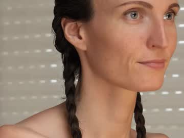 Live Milf Yulladao, 33 yrs - Hot Milf Cams