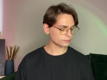 Live twink cam Zacharyellington, age 23 yrs nude and streaming
