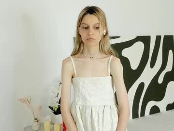 Zarabrayton, 18 years old, GOAL: my pretty smile near cam??? [15 tokens remaining] Welcome to my room! its my first day guuuuuuys!! #new #18 #teen #young #skinny, webcam photo
