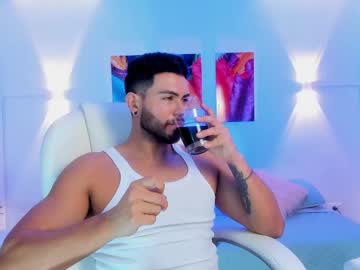 Zarekfox, 28 years old, Cumshow at goal! #young #bigass #cum #muscle #uncut [994 tokens remaining], webcam photo